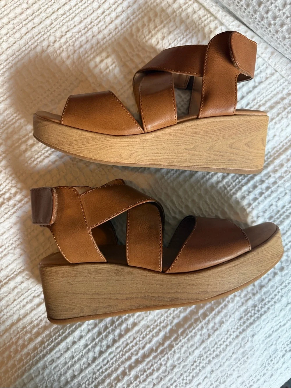 Women’s b.o.c. Born Concept wedge sandals Sz 9